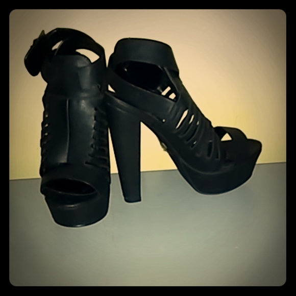 Shoes - Picture 1 of 1